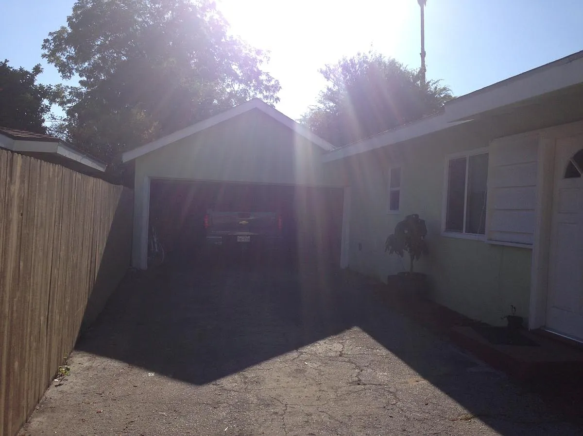 3 bed, 1200 sqft, $3,650 — Photo 2