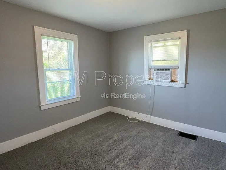 809 N Webster St — Photo 16