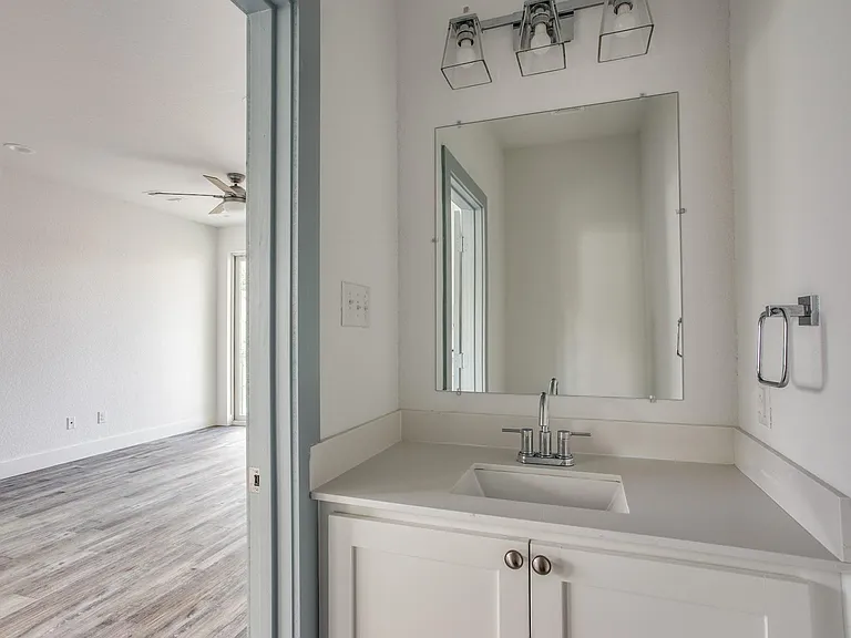 3216 Forest Park Blvd — Photo 10