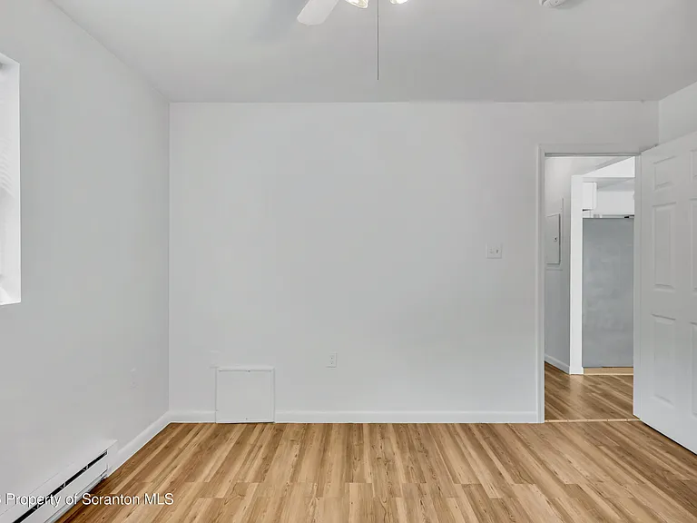 1213 Lori Ln — Photo 11