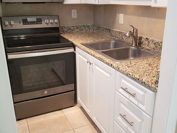 4th image of 2727 N Atlantic Ave APT 307