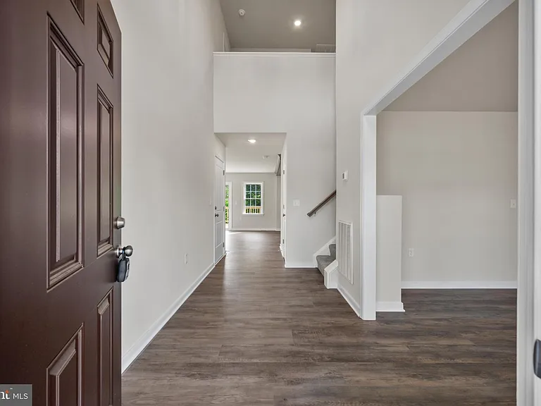 106 Mate Ct — Photo 6