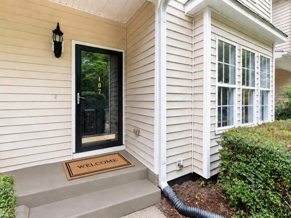 107 Lanigan Pl, Cary, NC 27513