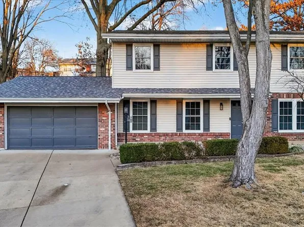 1254 Bonheur Dr, Saint Louis, MO 63146