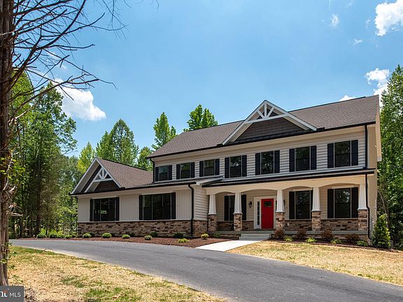 5th image of 128 Castlebar Dr