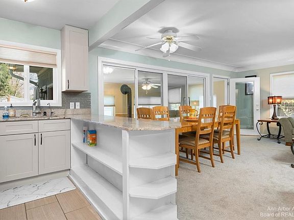 5th image of 11101 Silver Dr