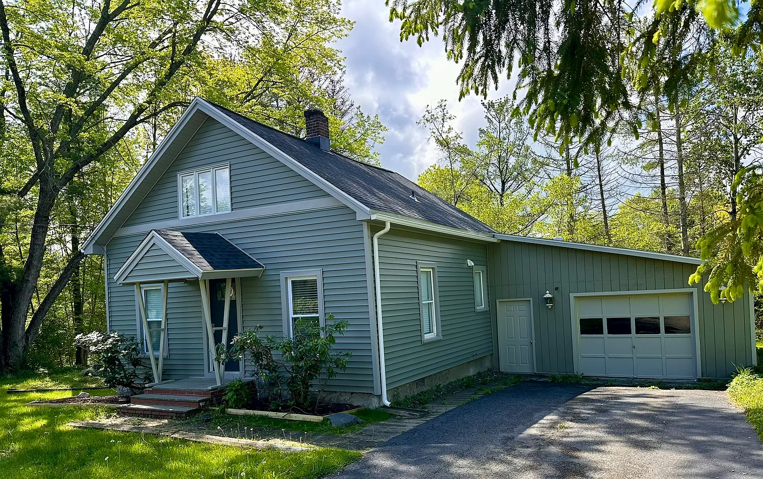 37 Magnolia Ave photo 1