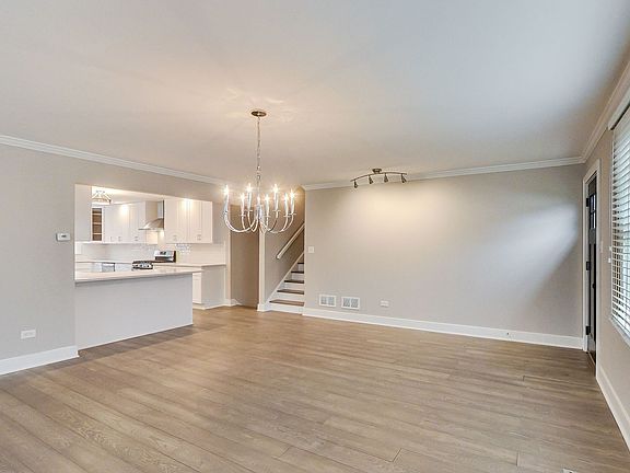 5th image of 289 E Yorkfield Ave