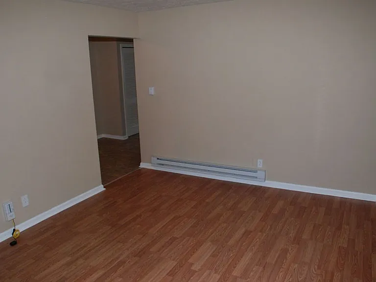 1344 Royalty Ct — Photo 23
