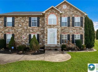 9032 Claussville Rd, Fogelsville, PA 18051