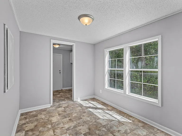 1133 Pickett Rd — Photo 19