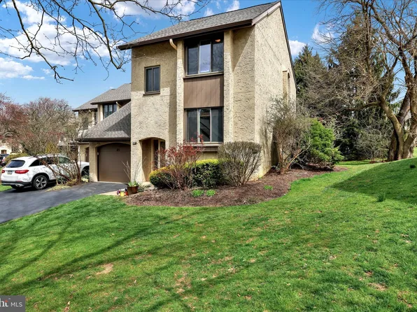 85 Golf Club Dr, Langhorne, PA 19047