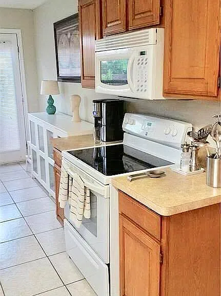 457 Leisure Ln — Photo 12
