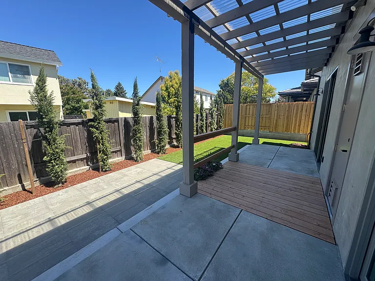 320 Cecile Ct — Photo 26