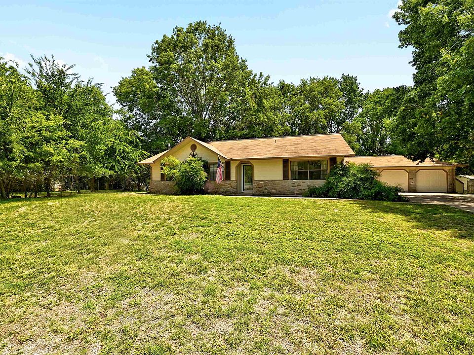 1st image of 111 Hillcrest Dr