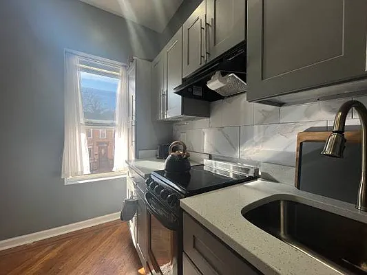 Rented by JAY MICHELLE REALTY LLC | media 8