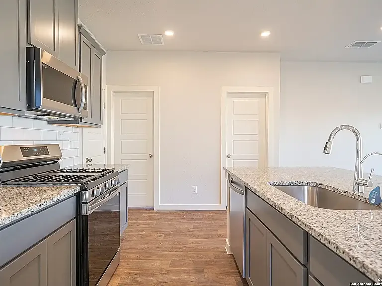 731 Bellamy Dr — Photo 8