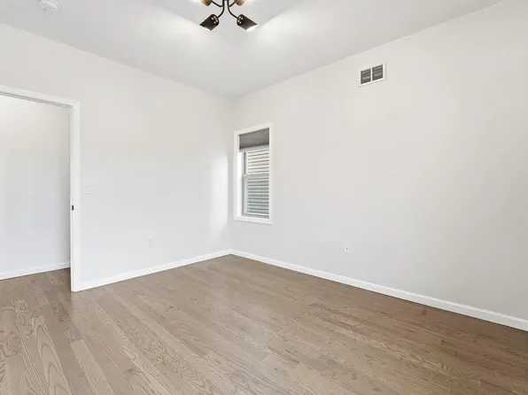 5103 Meadowview Avenue image 16 of 28