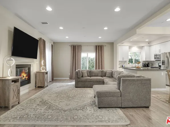 22755 Walnut Park Ln, Santa Clarita, CA 91321