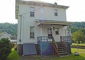 2nd image of 425 Charles St