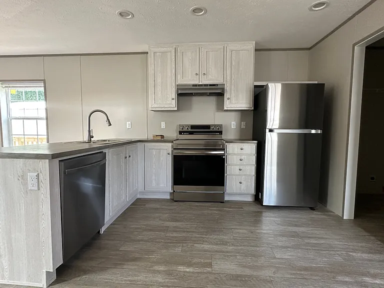 24 Meadowlark Ln — Photo 1