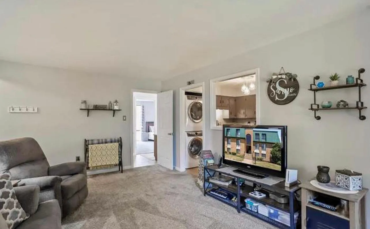 1032 Brinker Dr — Photo 1
