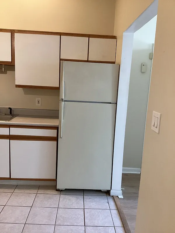 1 bed, 1.0 bath, $1,075 — Photo 3