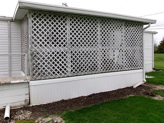 Exterior Image-19-Fleetwood 408 Redbud Estates