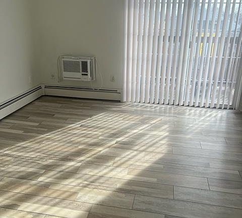 3rd image of 12 Josephine St