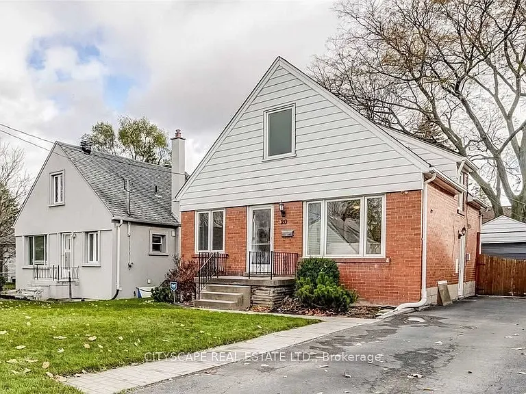 20 Twin Pauls Cres #LOWER — Photo 1