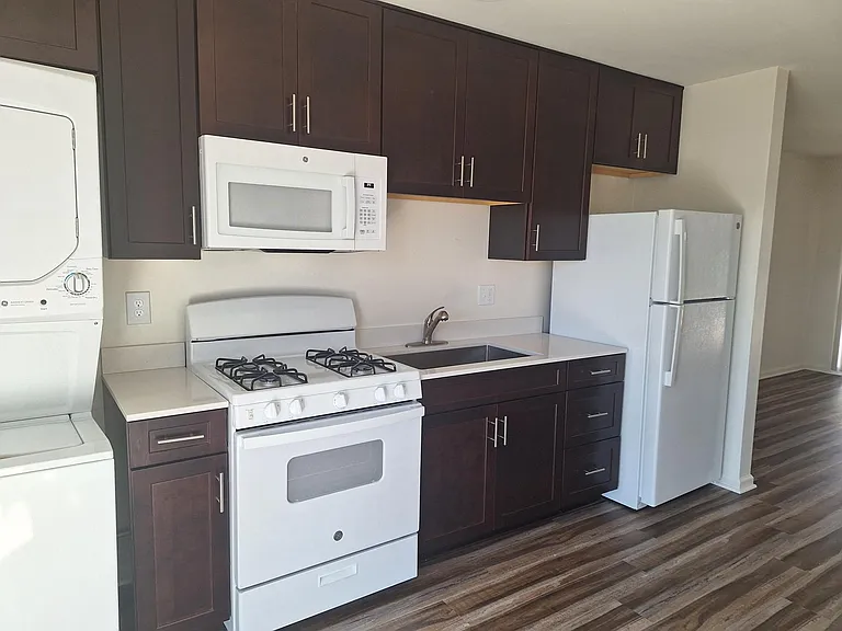 3818 Merrimac Ave — Photo 2