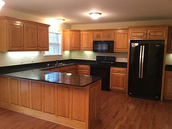 4th image of 105 Granite Ct