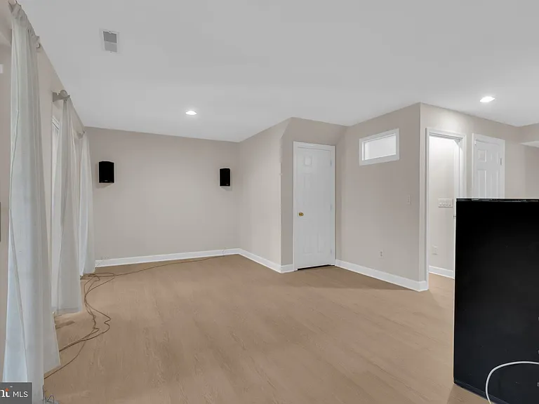9902 Michael Schar Ct — Photo 32