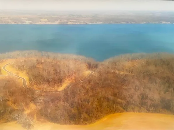 26 Bluff Dr, Muscle Shoals, AL 35661