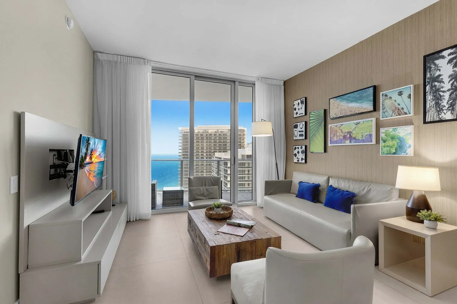 2 bed, 2.0 bath, 1097 sqft, $4,458 — Photo 1