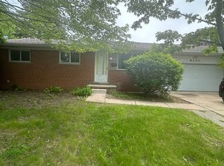 6220 Harrison St, Garden City, MI 48135