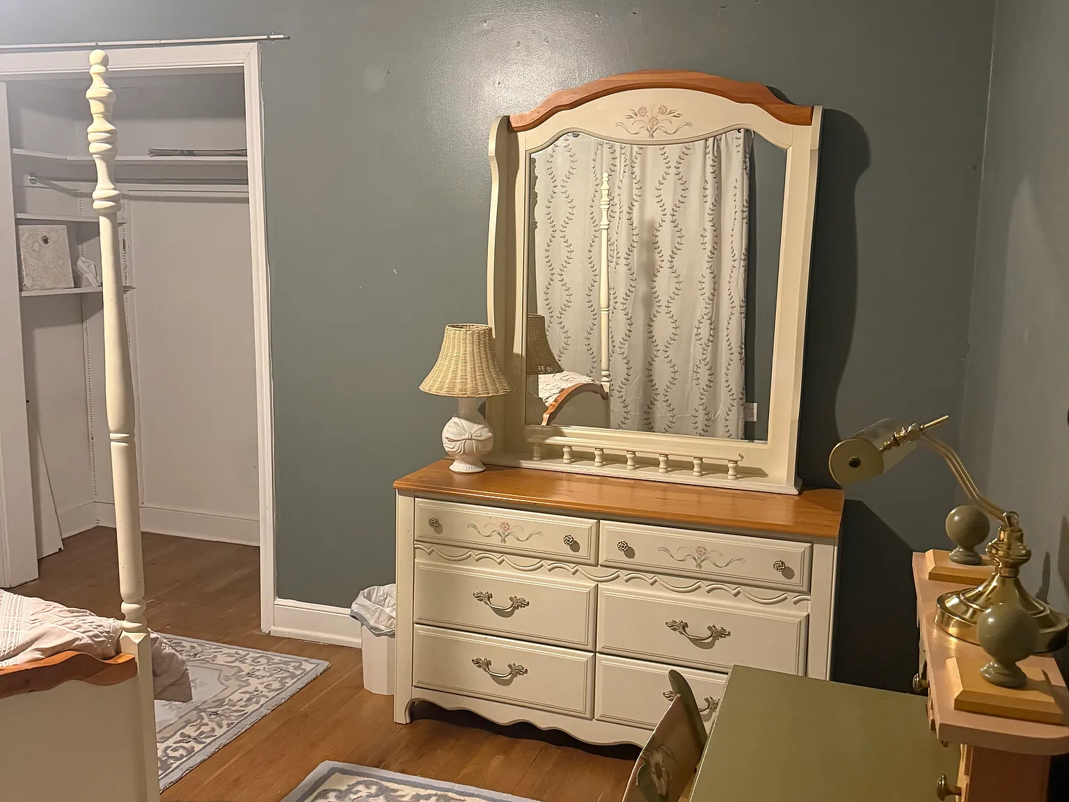 4 bed, 2592 sqft, $700 — Photo 2