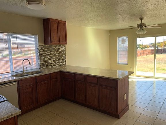 3rd image of 1400 Culberson Dr