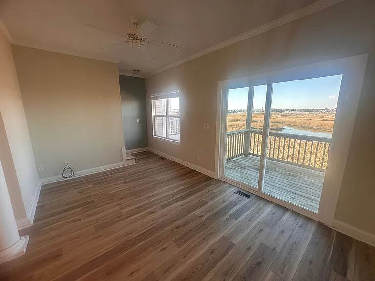 399 N New River Dr #C — Photo 5