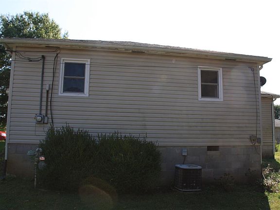 4th image of 503 Broadway Ave