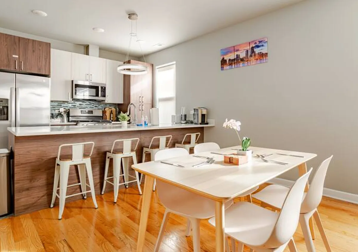 Building Photo - 6204 S Kimbark Ave #3E