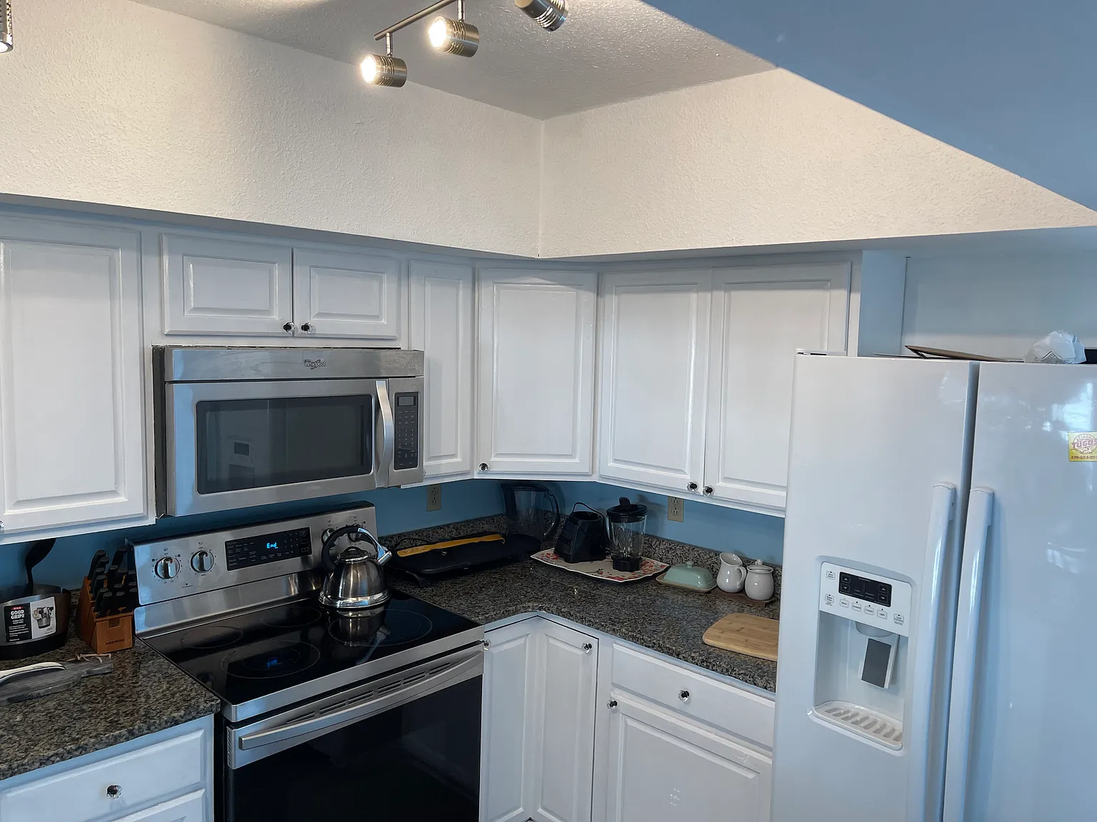 3 bed, 1480 sqft, $2,250 — Photo 2