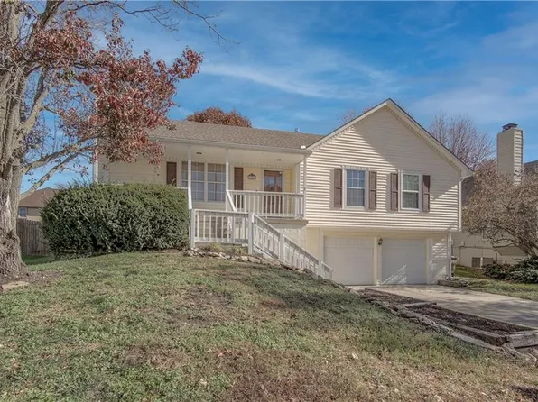 705 Furlong Dr, Raymore, MO 64083