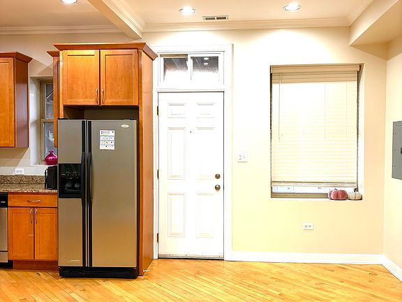 Ample kitchen/dining area