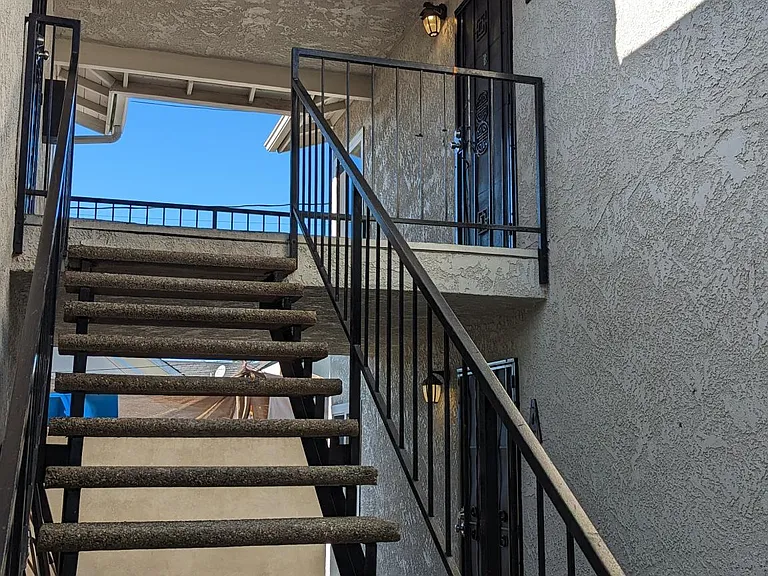 716 E F St #B — Photo 3