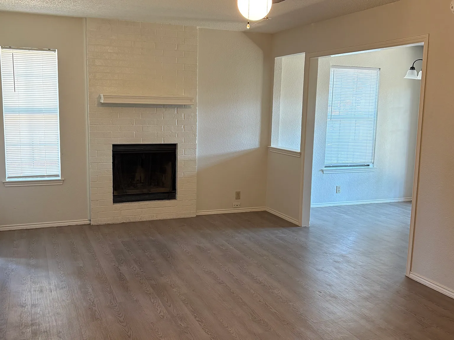 3 bed, 2.5 bath, 1300 sqft, $1,700 — Photo 4