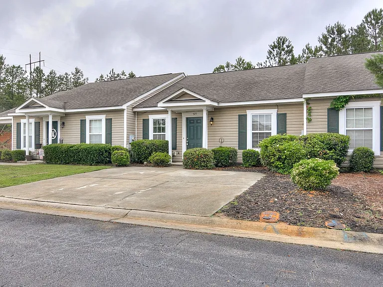 425 Long Needle Cir — Photo 2