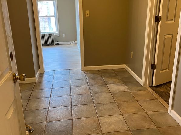87 Main St #2