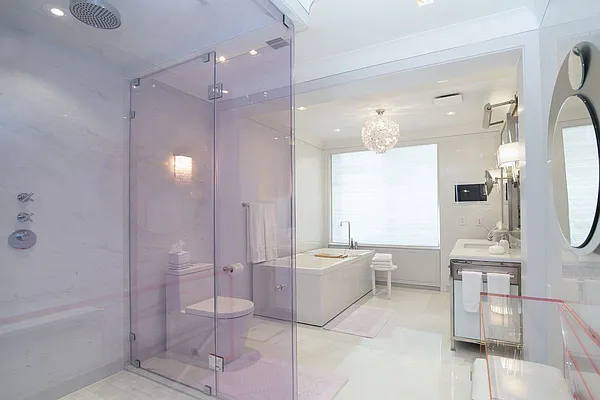 Sold by BLU Real Estate | media 16