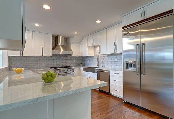3rd image of 4153 Cromwell Ave